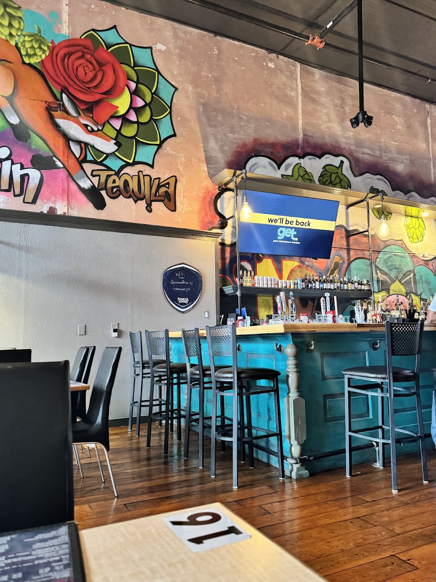 Mad Flavorz Wing Lounge